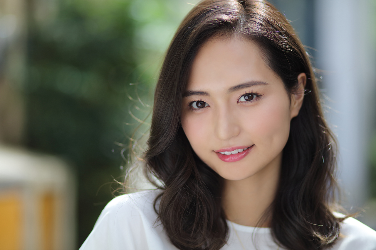 Pick Up Actress 山賀琴子 Hustle Press Official Web Site